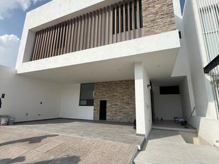 ESTRENA RESIDENCIA EN VENTA CON ROOF EN ST. ANGELO RESIDENCE NORPONIENTE AGS.