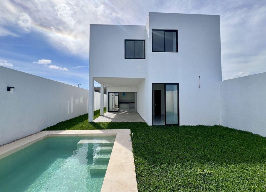 CASA EN VENTA EN ESQUINA CON 4 HABITACIONES Y ALBERCA, ZENDERA ...