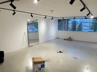 Renta oficina 50m2 Ciudad Satélite  20 mil pesos mensuales mantenimiento incluid