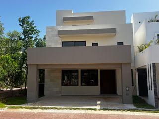 CASA EN VENTA EN RESIDENCIAL VIA CUMBRES