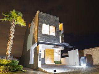 Casa en venta en Lomas de Angelopolis III, La Rioja Residencial, con alberca
