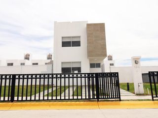 CASA EN VENTA EN VILLAS DE MONTECASSINO-MODELO SIENA