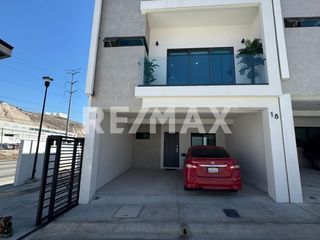 CASA EN VENTA EN GUAYCURA TIJUANA, CERCA DE CETYS UNIVERSIDAD