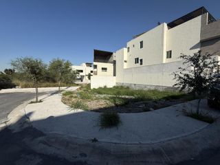 Terreno en VENTA en esquina Priv Cumbres Platino Monterrey