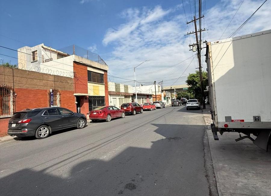 CASA EN VENTA DE 2 NIVELES EN CENTRO DE MONTERREY | Lamudi.com.mx