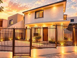 Se vende casa de 4 recámaras en Lomas Conjunto Residencial, Tijuana