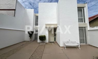 Venta de residencia recien renovada  en Alamos 2a Seccion Queretaro