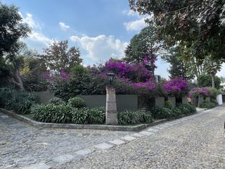 Casa en venta con gran jardín