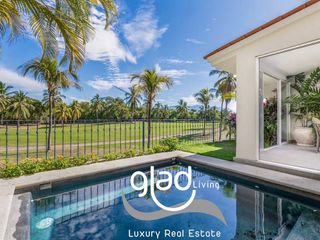 Casa de Lujo con Alberca Privada en Marina Vallarta | Vista a Campo de Golf