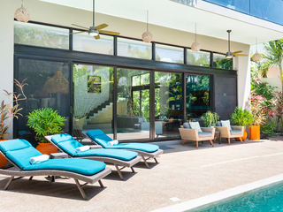 Casa Lulu – Villa de lujo con diseño tropical, paneles solares y piscina privada
