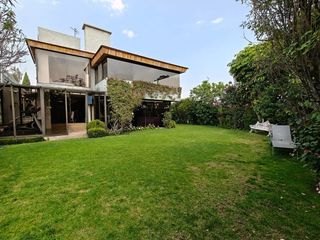 SE VENDE INCREÍBLE CASA EN BOSQUES DE LAS LOMAS (NyV)