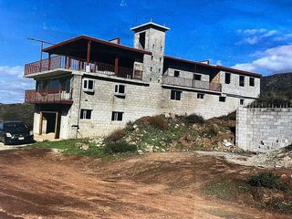 Construcción de 4 Niveles Lista para Desarrollar en Venta