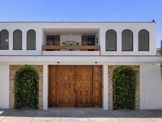 Casa Señorial Estilo Colonial en el Centro de Aguascalientes, Patio Central con Fuente. 18 MDP