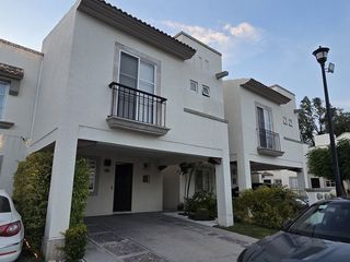 Renta de casa remodelada en Sonterra, Querétaro
