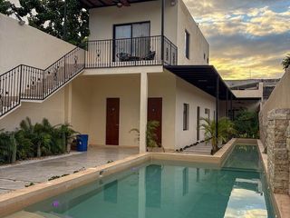 CASA DE 4 RECÁMARAS CON PANELES SOLARES EN ZONA PASEO MONTEJO, MÉRIDA CENTRO