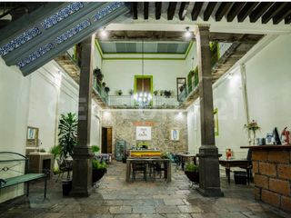 HOTEL EN VENTA CON LOCALES COMERCIALES, PARA INVERSIONISTAS!!! ZONA CENTRO!!!