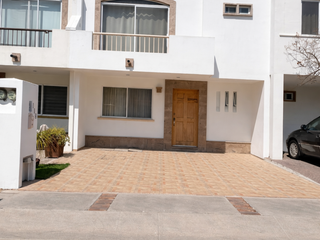 Casa Amueblada en Renta en La Enramada | Norte de Aguascalientes | Ideal Ejecutivos (3 Recámaras, 2.5 Baños)