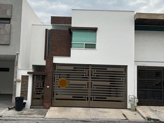Casa en Venta en Cumbres Elite