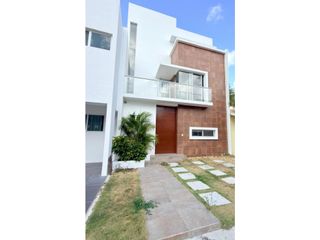 Venta de Casa en Residencial Arbolada - Cancún