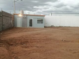 Terreno de 1170m con tejabán y oficina. Perférico R. Almada