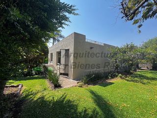 Casa en Condominio con Alberca Común en  Renta