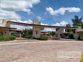 TERREO EN VENTA 437.71 M2, LA VALENCIANA, ZONA NORTE.