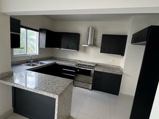 Casa en Renta en Puerta de Hierro Monterrey Nuevo Leon