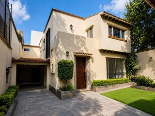 Casa con uso de suelo para oficinas en Colonia Insurgentes San Borja de 320 m2 con estacionamiento