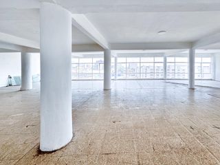 RENTA DE OFICINA EN ESQUINA EN EJE CENTRAL AV. LAZARO CARDENAS ZONA CENTRO