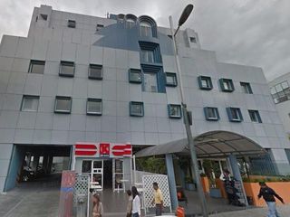 Oficinas en renta en Bosque de las Palmas de 110 m2 con estacionamiento y seguridad 24 hrs