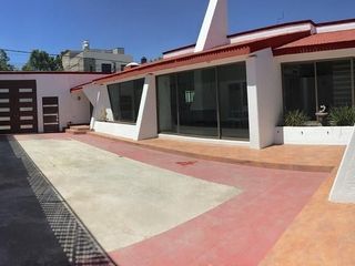 RENTO CASA EN VALLE DORADO