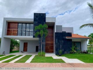 Casa en venta en Nuevo Vallarta con vista al golf