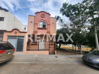 CASA EN RENTA EN JARDINES DE AGUA CALIENTE