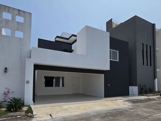 Casa en Venta con Recámara planta baja Las Palmas
