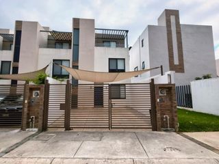 CASA EN RENTA EN RESIDENCIAL BALI 2 PLAYA DEL CARMEN