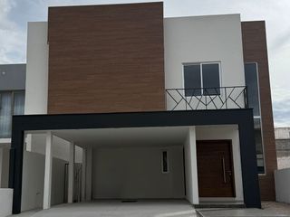 Casa en Venta en Bosques del Valle IV, Chihuahua.