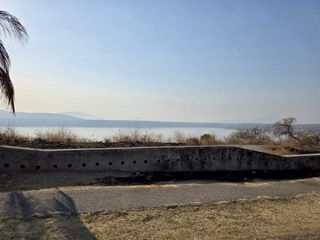 Terreno con vista panorámica al lago de Tequesquitengo!!