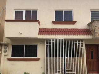 Casa en venta en Privada ubicada en calle Cuauhtémoc, Col. Gpe Victoria, Coatzacoalcos, Veracruz.