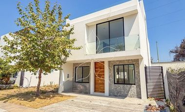 RESIDENCIA NUEVA EN VENTA, BOSQUES VALLARTA, ZAPOPAN