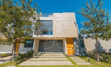 RESIDENCIA EN VENTA EN  PRIVANZA, SOLARES, ZONA REAL, ZAPOPAN