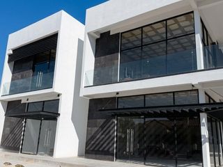LOCALES EN VENTA SOBRE LA ERNESTO TALAVERA