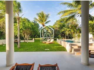 Villa en venta en Puerto Aventuras de 5 habitaciones y 5 baños Residencial Premiun