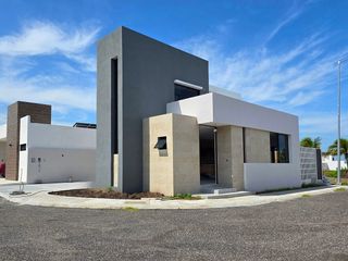 Casa en Venta en Esquina Lomas de la Rioja