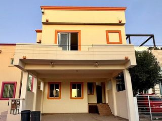 Venta de casa de 3 Recamaras + 1 estudio