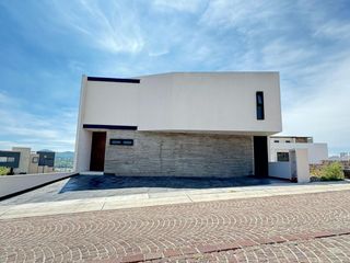 Casa en Fraccionamiento Cumbres del Lago