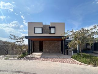 Casa amueblada en renta Altozano