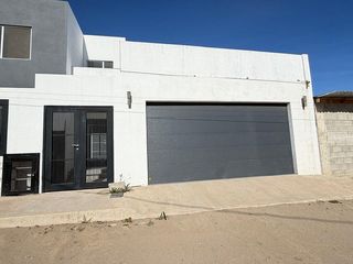 Amplio departamento en renta con balcón en zona céntrica de Rosarito