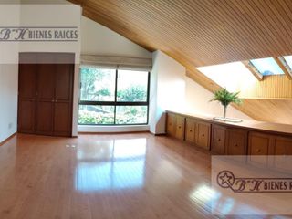 Casa en Venta,  Lomas de Reforma Con Seguridad y Vista Arbolada