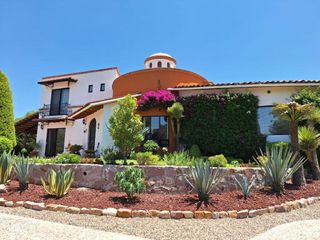 Casa estilo colonial en fraccionamiento ideal para el retiro