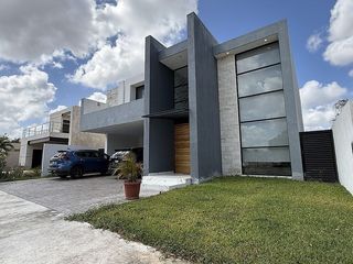 En venta casa con paneles solares en Nortemerida
